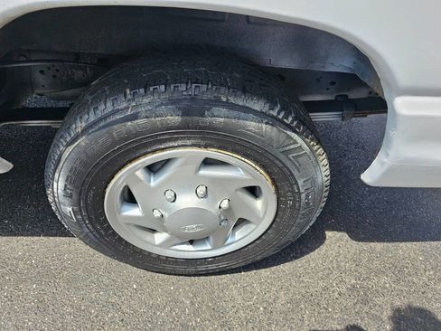 Used 2011 Ford E-150 and Econoline 150 w/ PWR Group image 10