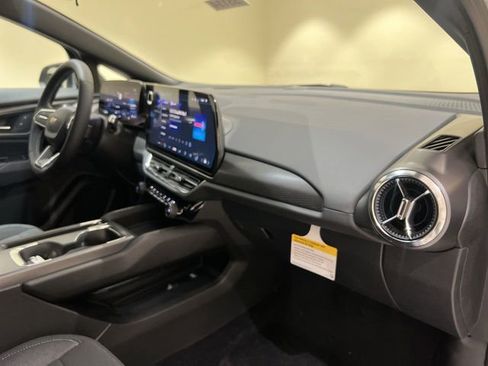 New 2026 Chevrolet Equinox EV LT w/ Comfort Package FWD image 24