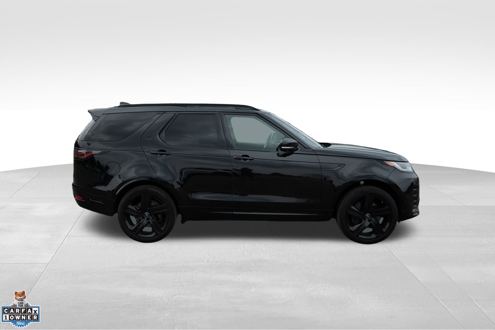 Used 2023 Land Rover Discovery HSE R-Dynamic AWD/4WD image 3