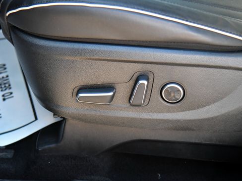 Used 2024 Hyundai Palisade SEL FWD image 17