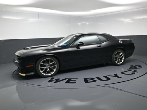 Used 2022 Dodge Challenger GT RWD image 6