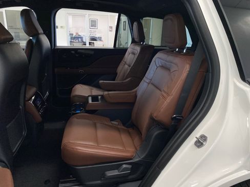 New 2026 Lincoln Aviator Reserve w/ Jet Appearance Package image 9