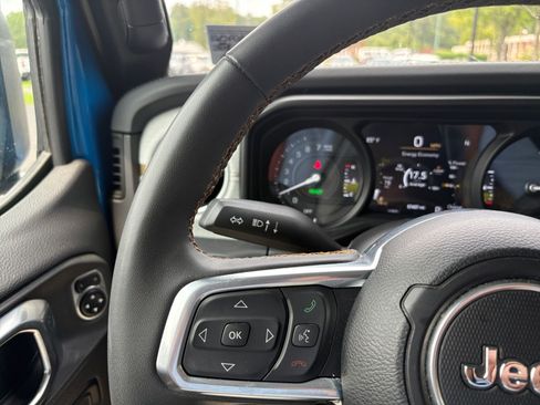 Used 2024 Jeep Wrangler Unlimited Sahara AWD/4WD image 24