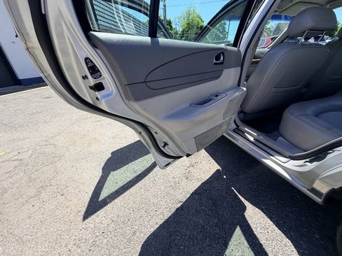 Used 1998 Lincoln Continental FWD image 58