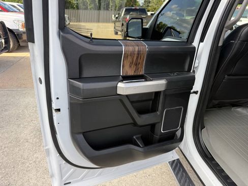 Used 2019 Ford F150 Lariat w/ Equipment Group 501A Mid AWD/4WD image 14