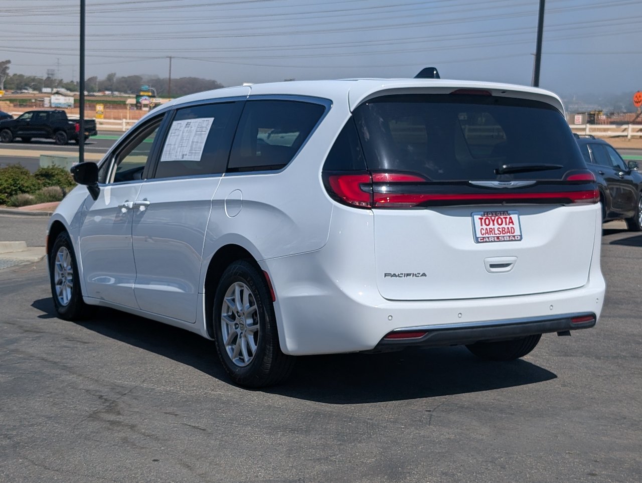 Used 2024 Chrysler Pacifica Touring-L FWD image 13