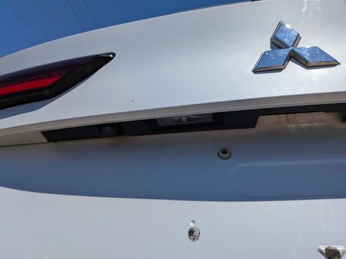 Used 2022 Mitsubishi Outlander ES AWD/4WD image 17