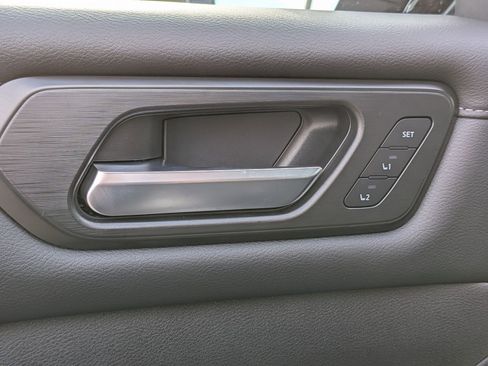 Used 2025 Nissan Armada Platinum Reserve image 13