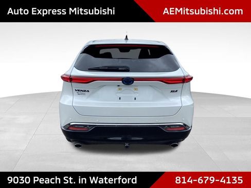 Used 2023 Toyota Venza Nightshade image 6