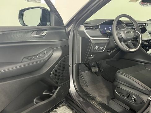 New 2025 Jeep Grand Cherokee Laredo image 23