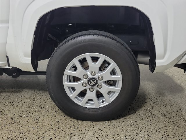 Used 2024 Toyota Tacoma SR5 w/ SR5 Upgrade Package AWD/4WD image 8