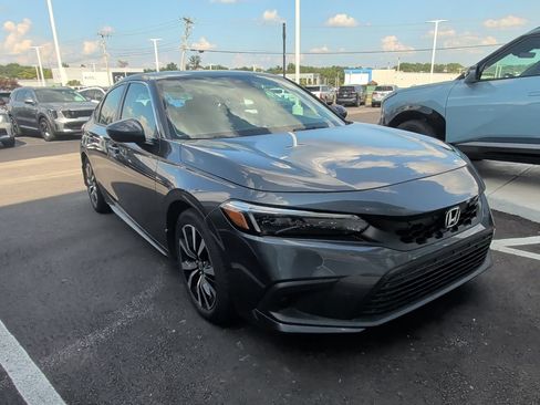 Used 2024 Honda Civic EX-L image 2