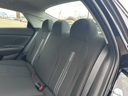 Used 2023 Hyundai Elantra SEL w/ Convenience Package FWD image 16