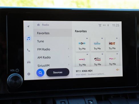 Used 2023 Toyota RAV4 XLE Premium image 28