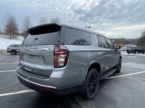 Used 2023 Chevrolet Suburban LS image 3