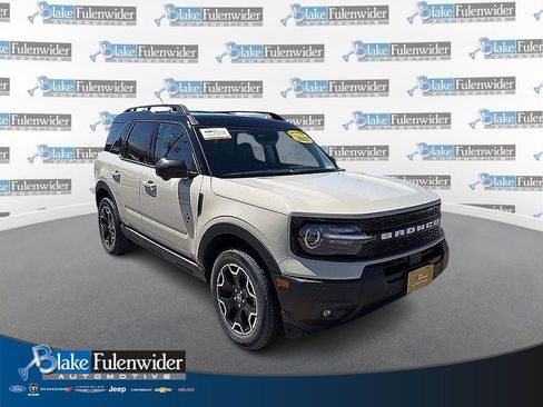 Used 2025 Ford Bronco Sport Outer Banks w/ Outer Banks Tech Package+ image 1