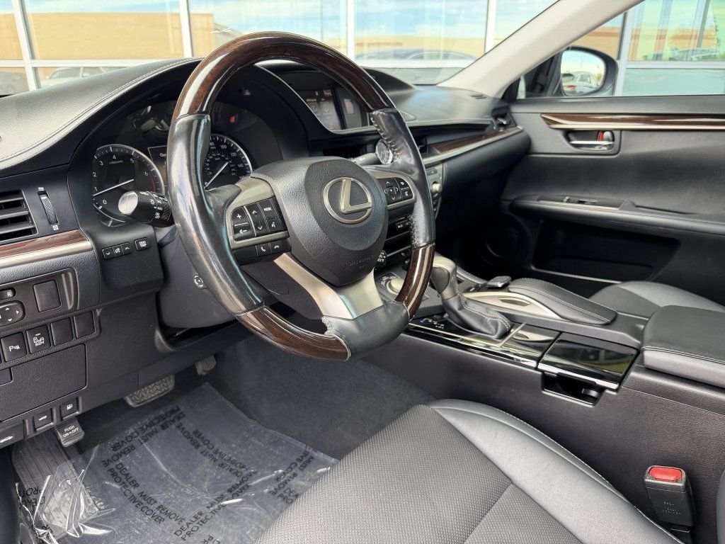 Used 2016 Lexus ES 350 w/ Navigation System Package FWD image 28