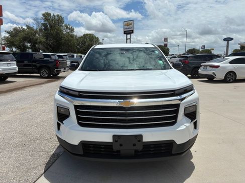 Used 2025 Chevrolet Traverse LT AWD/4WD image 15