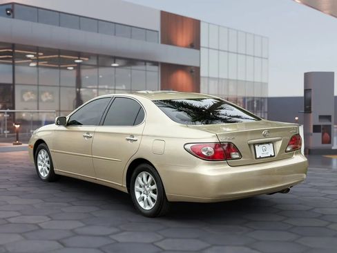 Used 2003 Lexus ES 330 FWD image 4