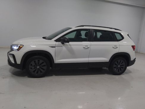 Used 2024 Volkswagen Taos S FWD image 2