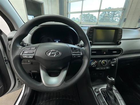 Used 2018 Hyundai Kona SE AWD/4WD image 14
