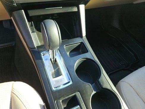 Used 2019 Subaru Outback 2.5i Premium image 17