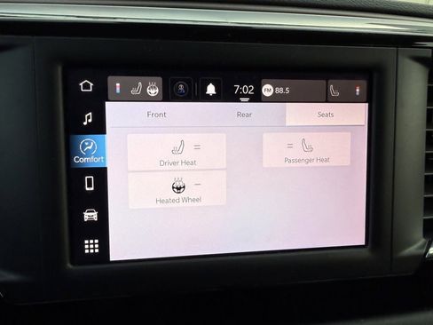 Used 2023 Chrysler Voyager LX image 24