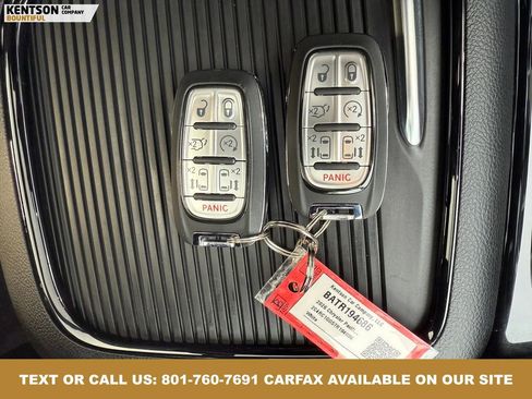 Used 2026 Chrysler Pacifica Limited image 39