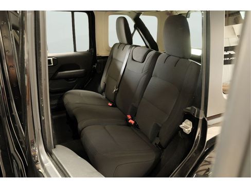 Used 2020 Jeep Wrangler Unlimited Sahara AWD/4WD image 22