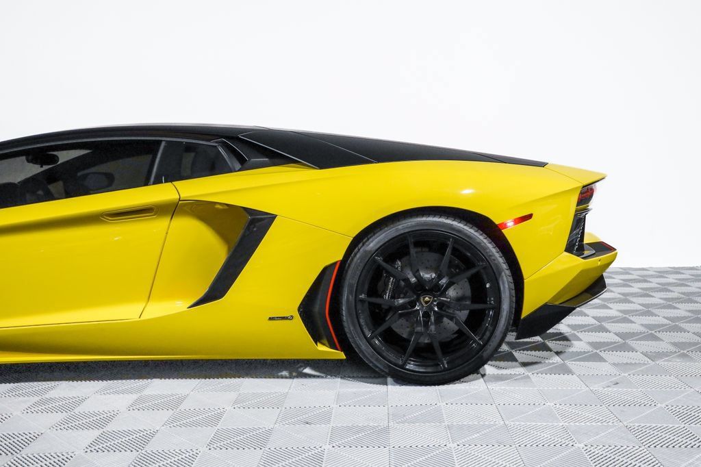 Used 2016 Lamborghini Aventador LP 700-4 AWD/4WD image 18
