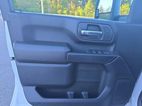 Used 2024 Chevrolet Silverado 2500 Custom w/ Custom Convenience Package image 16