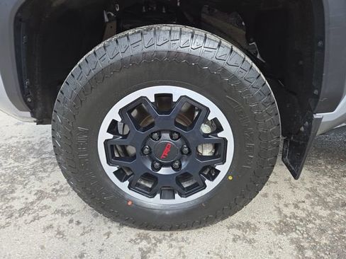 Used 2024 Toyota Tacoma TRD Off-Road w/ TRD Off Road Upgrade Package AWD/4WD image 7