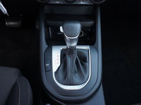 Used 2022 Kia Forte LXS image 40