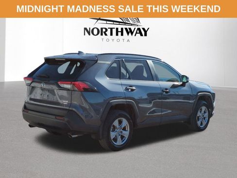 Used 2023 Toyota RAV4 XLE w/ Convenience Package image 4