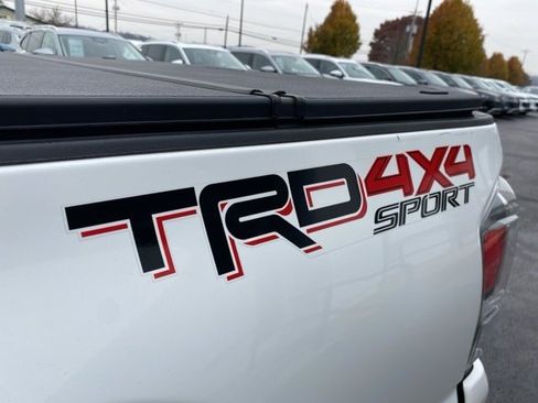 Used 2023 Toyota Tacoma TRD Sport image 11
