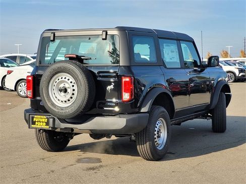 New 2025 Ford Bronco 4-Door image 4