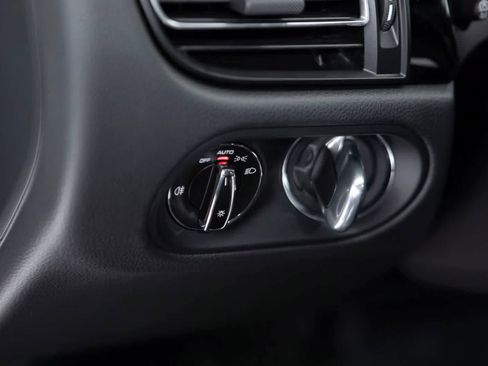 Certified 2026 Porsche Macan image 26