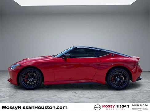 Certified 2025 Nissan Z Performance w/ Floor Mat Package RWD image 5