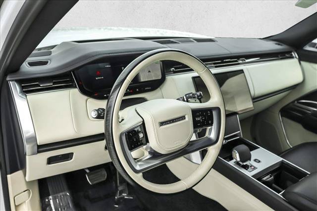 Used 2024 Land Rover Range Rover Long Wheelbase SE AWD/4WD image 10