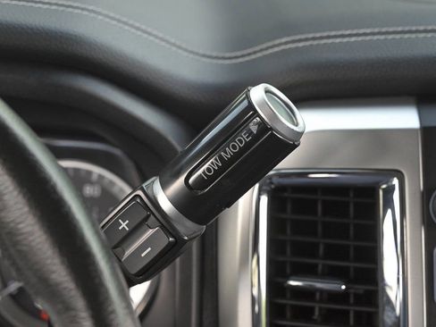 Used 2019 Nissan Titan PRO-4X image 29