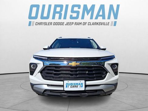 Used 2024 Chevrolet TrailBlazer LT w/ Driver Confidence Package AWD/4WD image 2