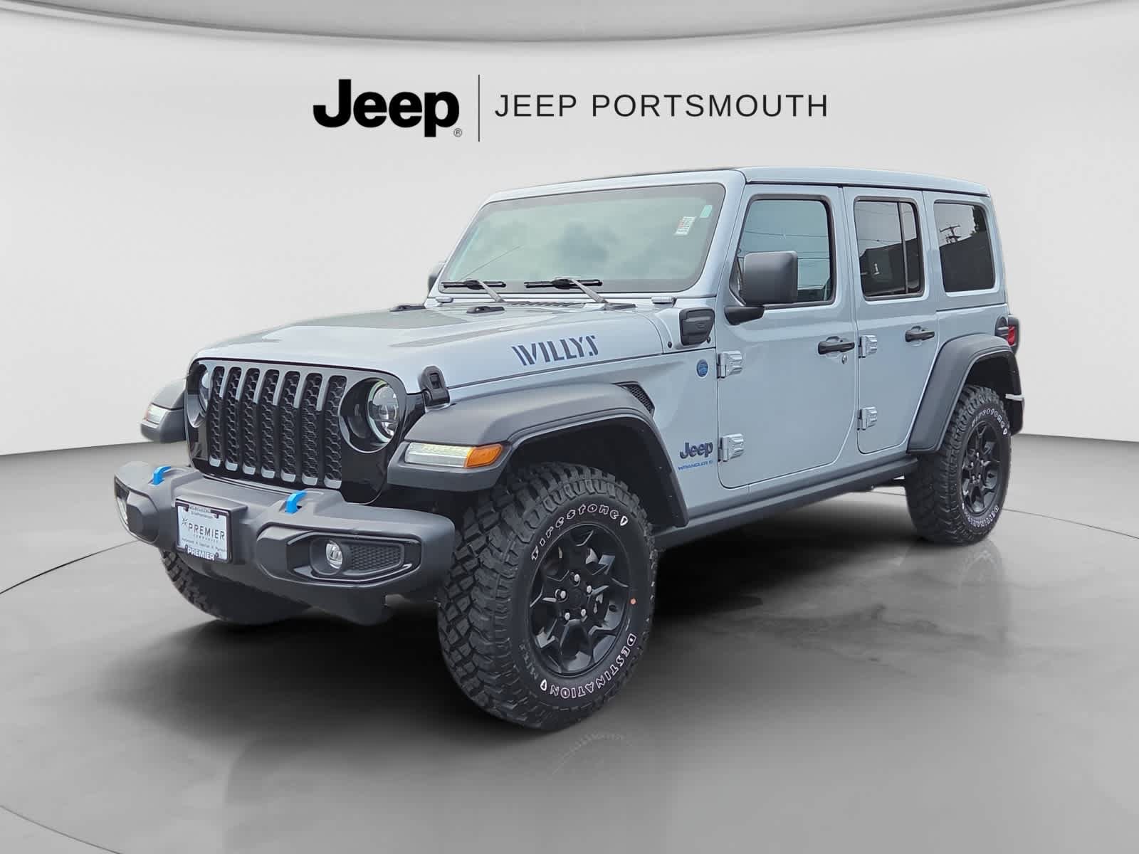 Used 2023 Jeep Wrangler Unlimited w/ Sun & Screen Package AWD/4WD image 3