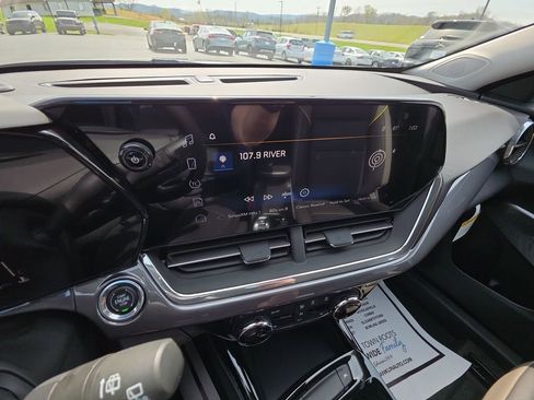 New 2026 Chevrolet Trax ACTIV w/ Driver Confidence Package FWD image 16