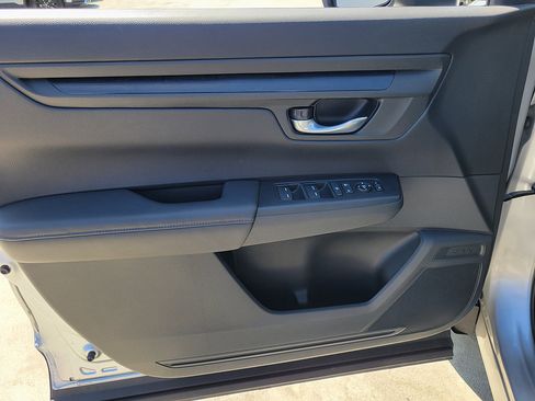 Used 2024 Honda CR-V LX image 18