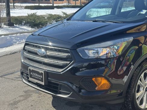 Used 2019 Ford Escape S image 9