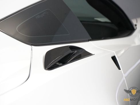 Used 2015 Chevrolet Corvette Z06 w/ 3LZ Preferred Equipment Group image 10