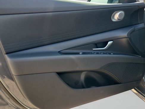 New 2025 Hyundai Elantra Hybrid FWD image 7