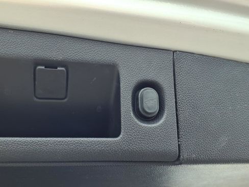 Used 2018 GMC Yukon Denali w/ Open Road Package image 12