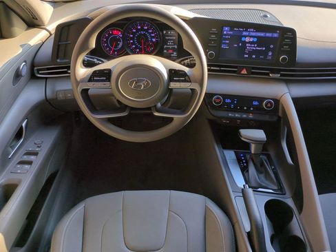 Certified 2022 Hyundai Elantra SEL image 15