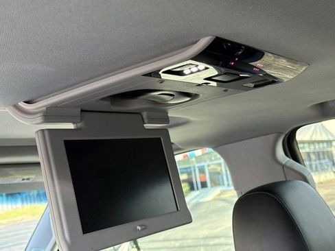 Certified 2019 Cadillac Escalade Premium Luxury RWD image 19